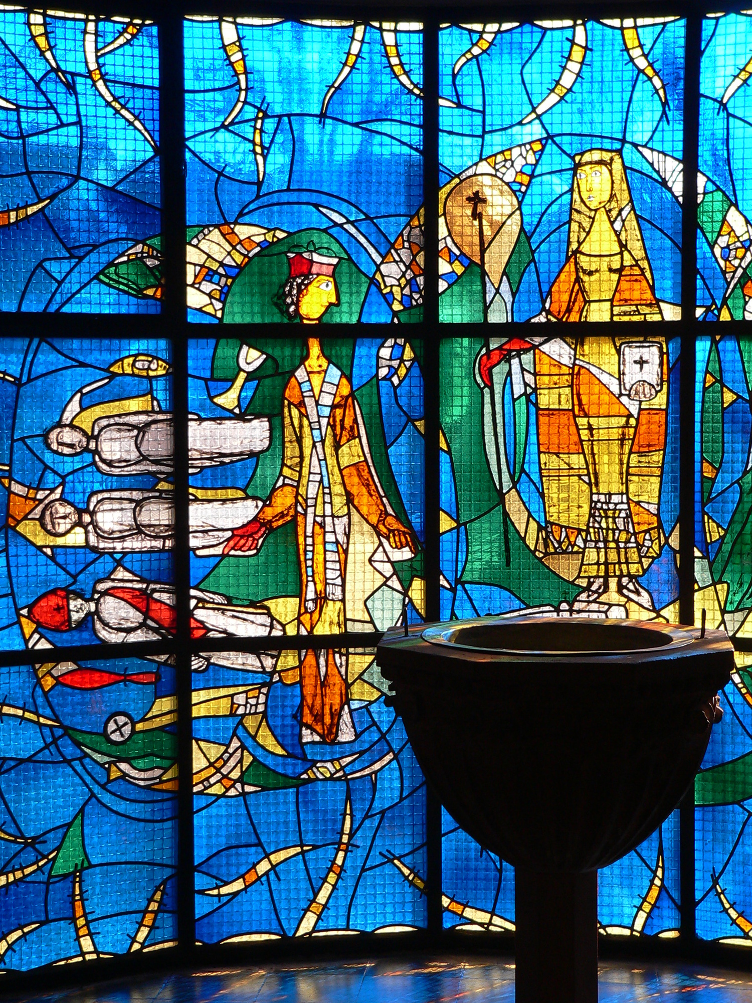 Glasfenster in der Karlburger Pfarrkirche